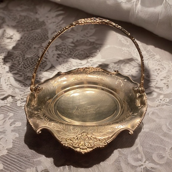 Antique Quadruple Silver Plate Basket with Handle and paw feet. - Picture 6 of 11